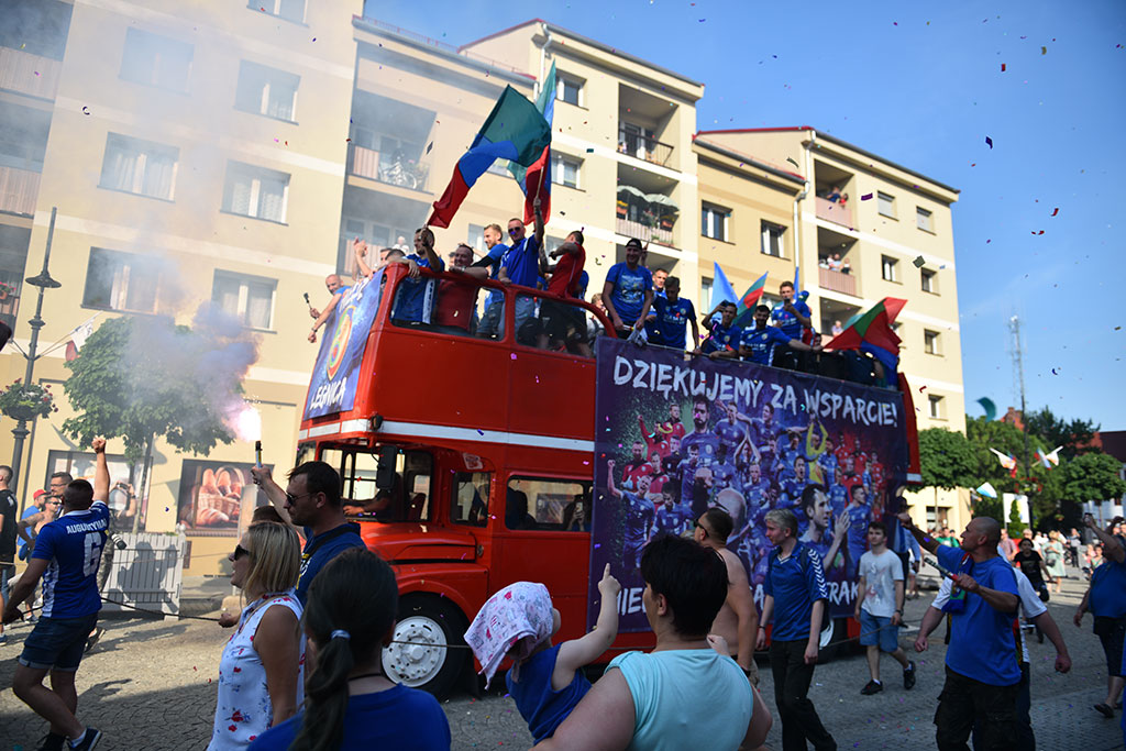 Tysiące kibiców świętowało w rynku awans do ekstraklasy
