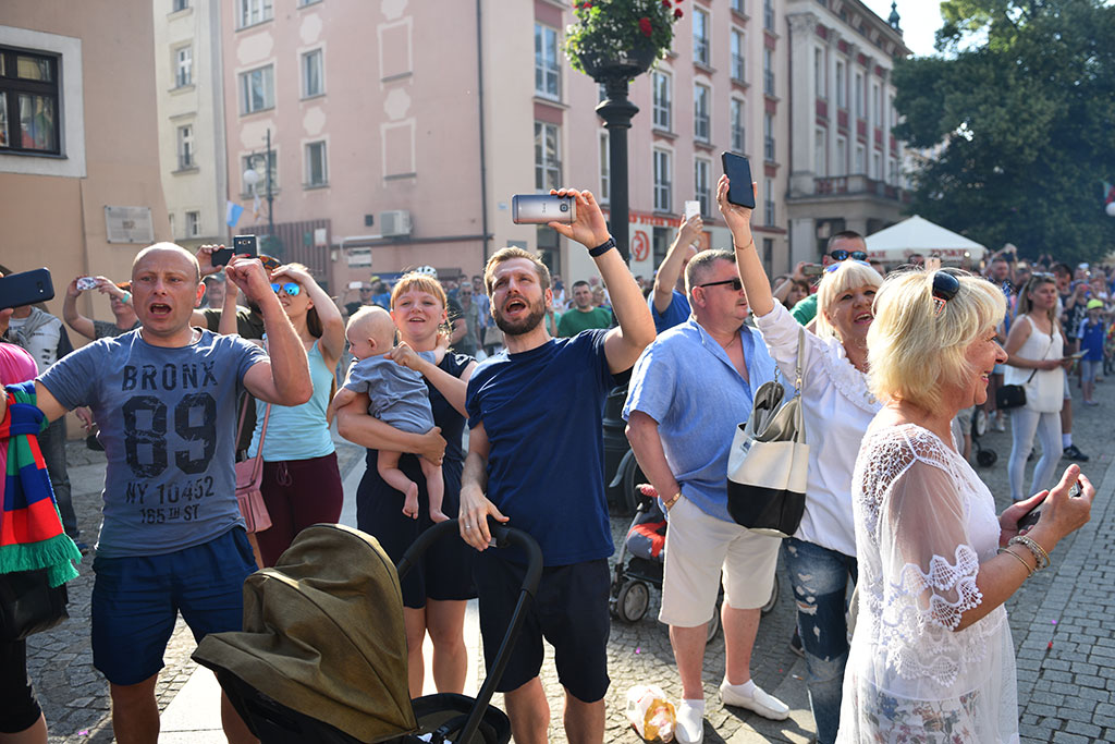 Tysiące kibiców świętowało w rynku awans do ekstraklasy