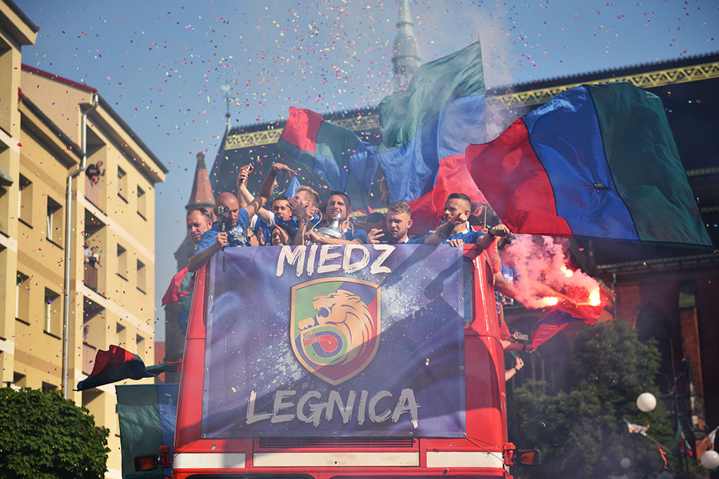 Tysiące kibiców świętowało w rynku awans do ekstraklasy