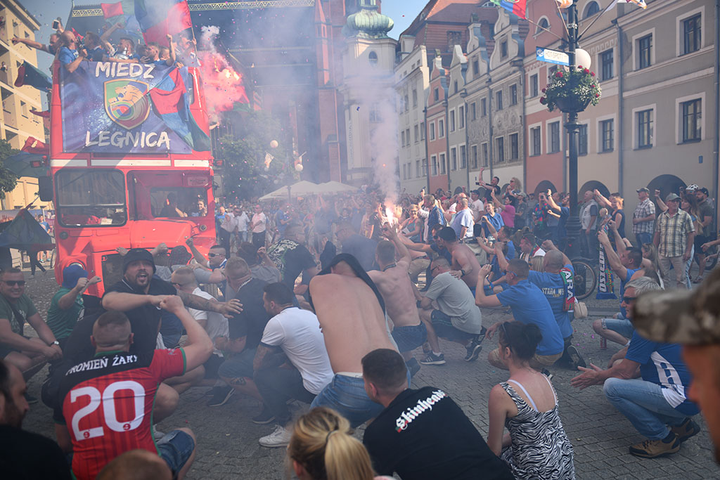 Tysiące kibiców świętowało w rynku awans do ekstraklasy