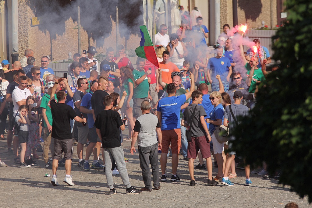Tysiące kibiców świętowało w rynku awans do ekstraklasy - cz. 2