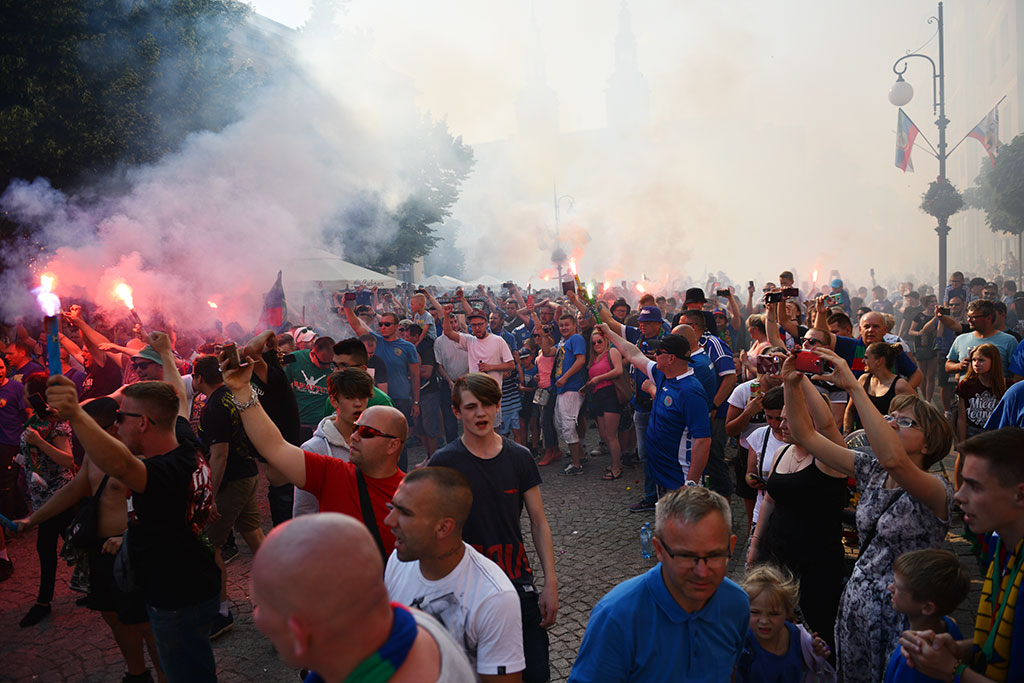 Tysiące kibiców świętowało w rynku awans do ekstraklasy