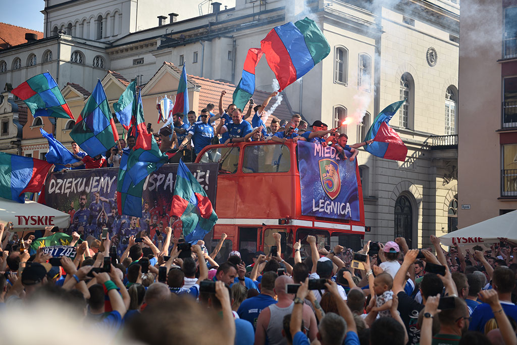 Tysiące kibiców świętowało w rynku awans do ekstraklasy