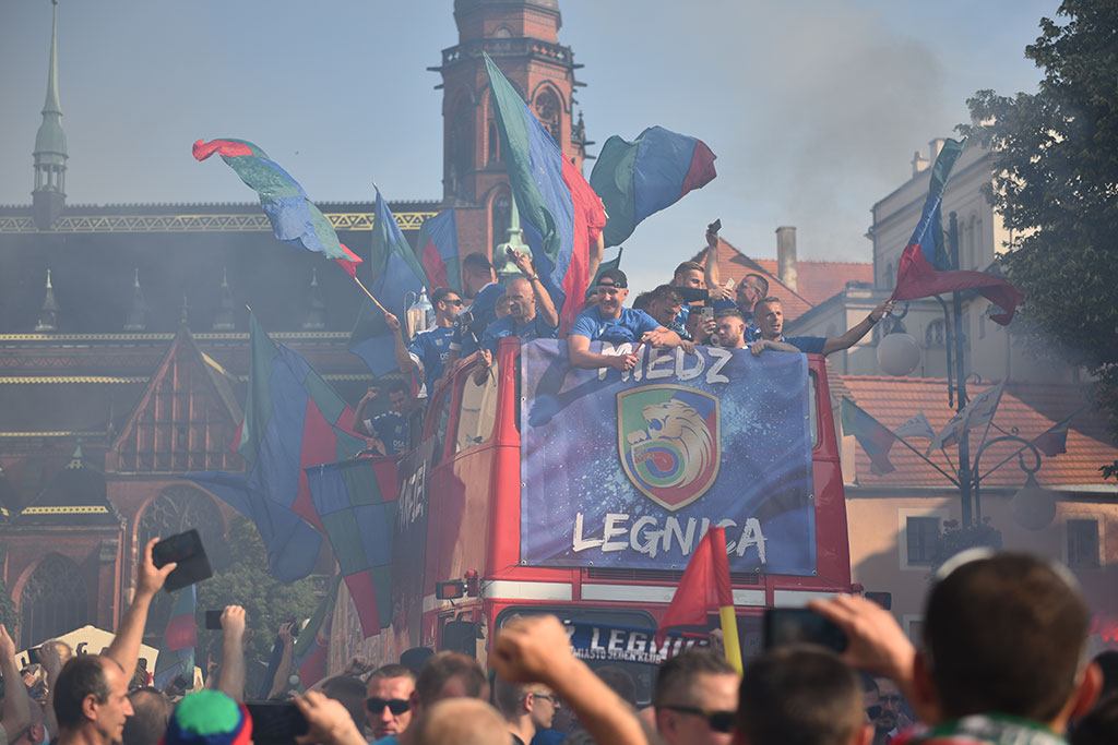 Tysiące kibiców świętowało w rynku awans do ekstraklasy