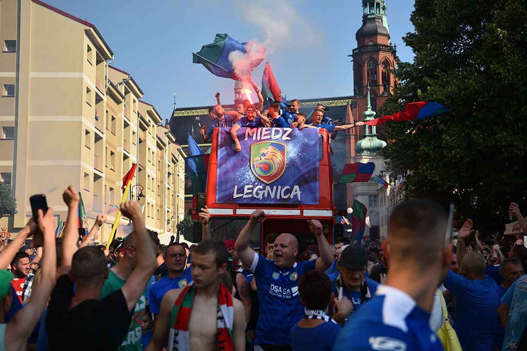 Tysiące kibiców świętowało w rynku awans do ekstraklasy