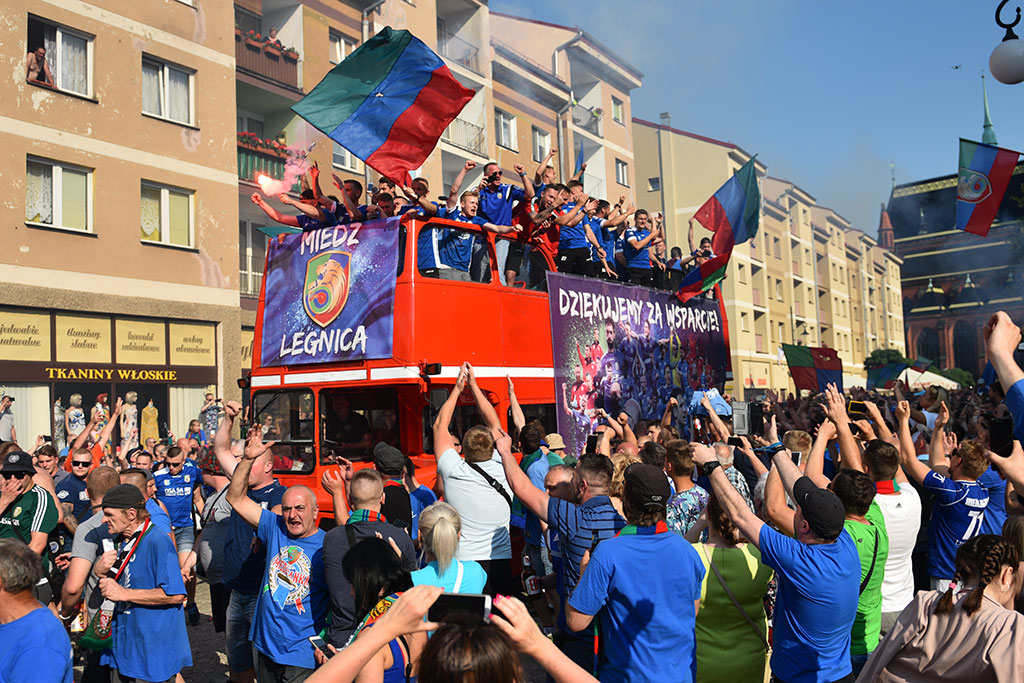 Tysiące kibiców świętowało w rynku awans do ekstraklasy