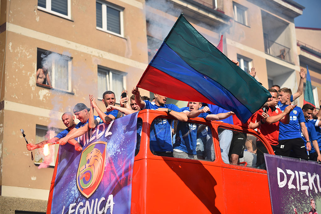 Tysiące kibiców świętowało w rynku awans do ekstraklasy