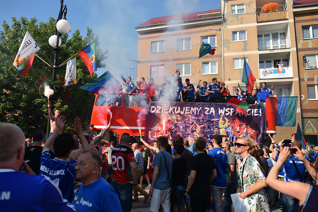 Tysiące kibiców świętowało w rynku awans do ekstraklasy