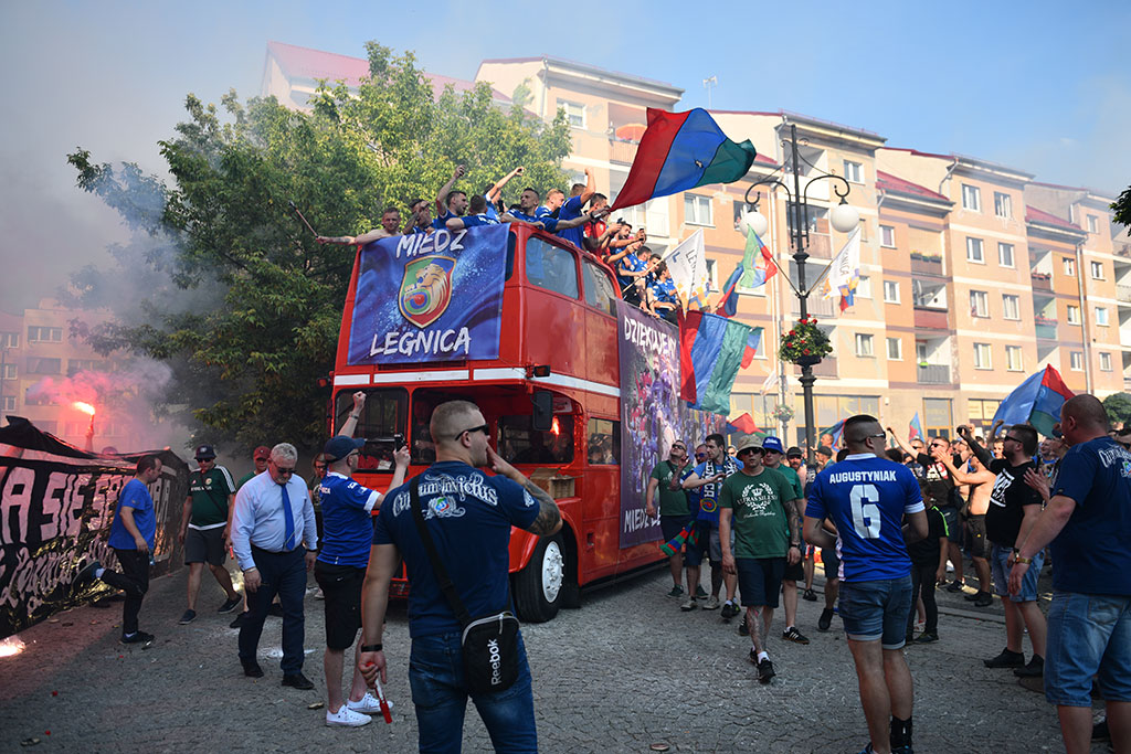 Tysiące kibiców świętowało w rynku awans do ekstraklasy