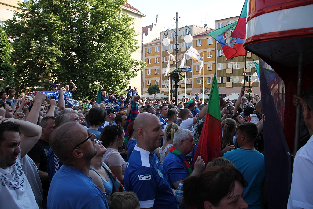 Tysiące kibiców świętowało w rynku awans do ekstraklasy - cz. 2