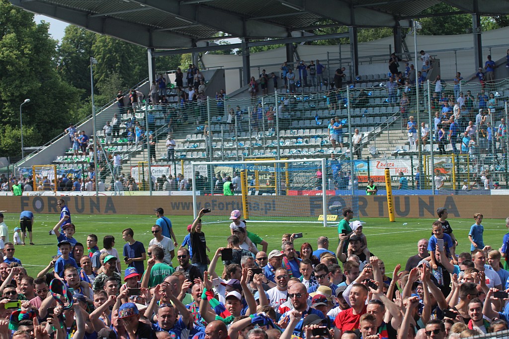 Miedź rozgromiła Chojniczankę i awansowała do ekstraklasy