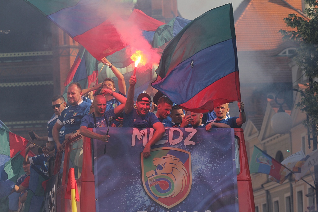 Tysiące kibiców świętowało w rynku awans do ekstraklasy - cz. 2