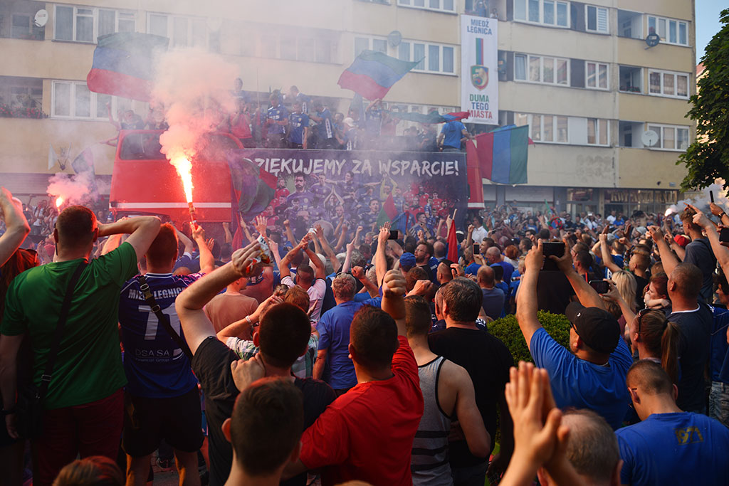 Tysiące kibiców świętowało w rynku awans do ekstraklasy