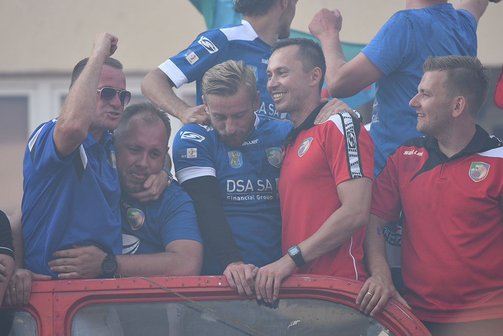 Tysiące kibiców świętowało w rynku awans do ekstraklasy