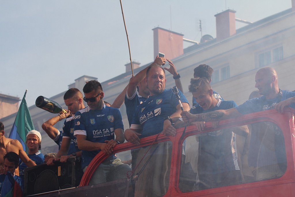 Tysiące kibiców świętowało w rynku awans do ekstraklasy - cz. 2