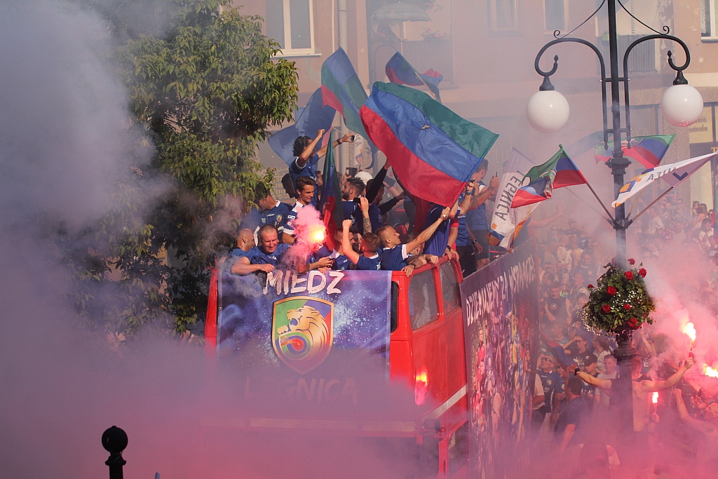 Tysiące kibiców świętowało w rynku awans do ekstraklasy - cz. 2