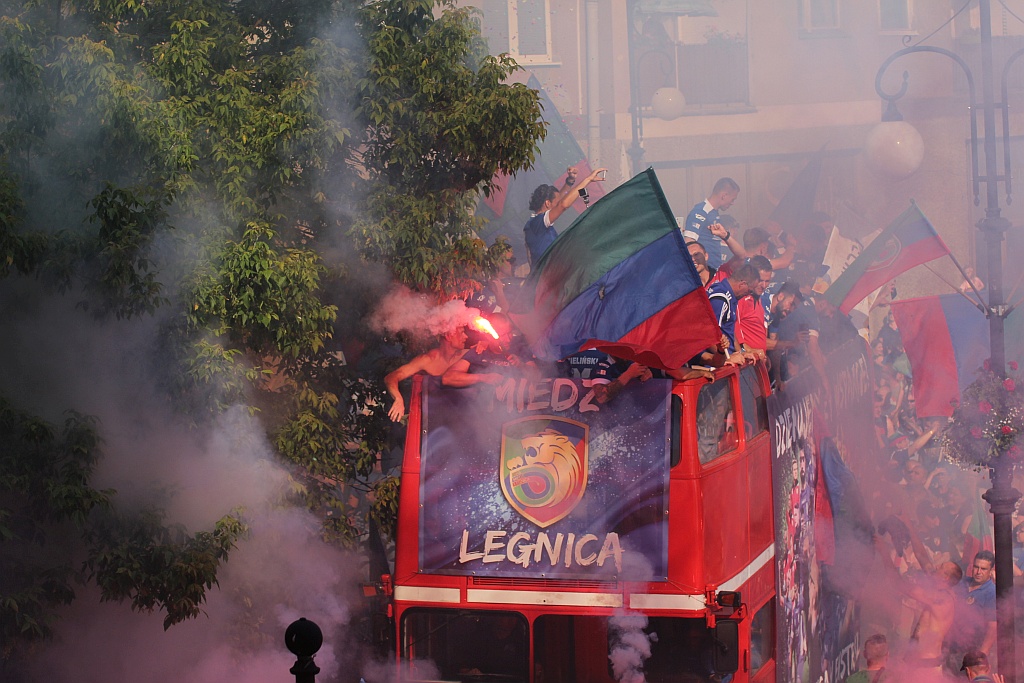 Tysiące kibiców świętowało w rynku awans do ekstraklasy - cz. 2