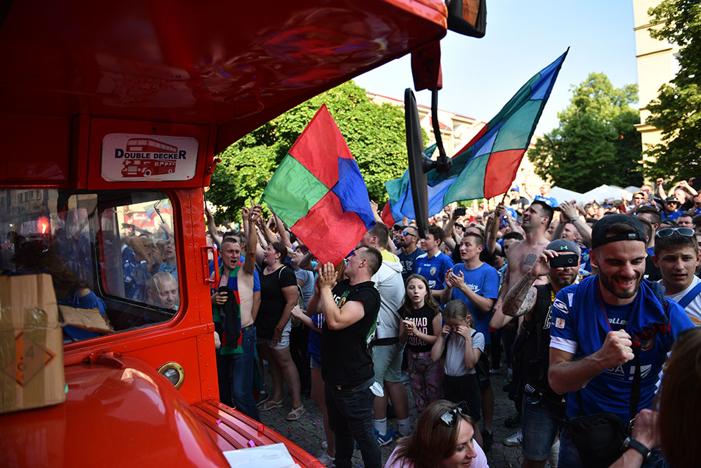 Tysiące kibiców świętowało w rynku awans do ekstraklasy