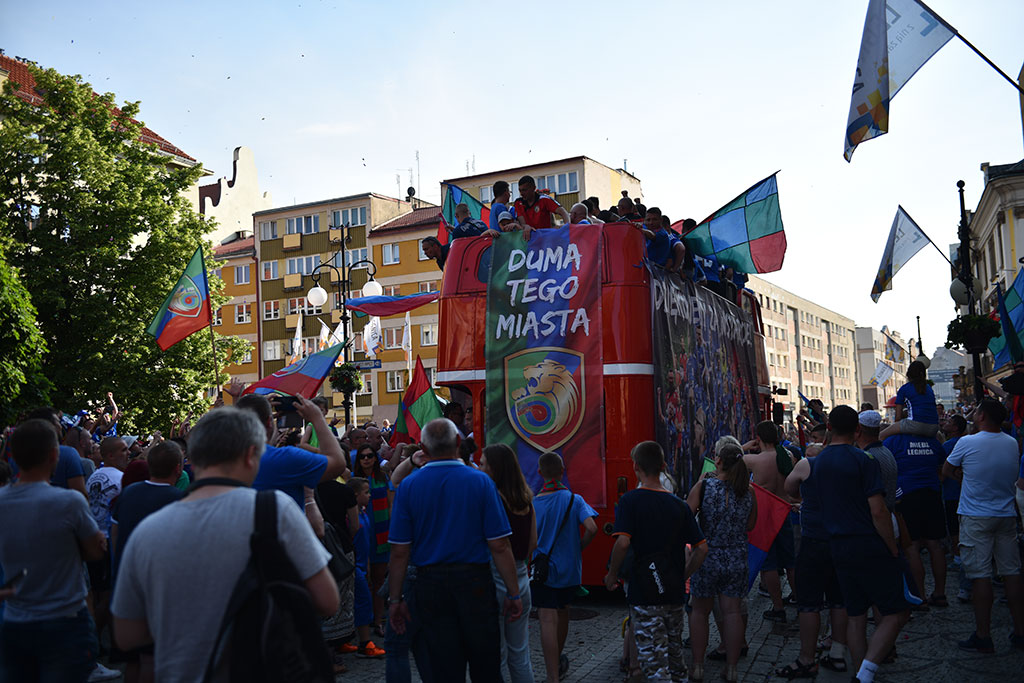 Tysiące kibiców świętowało w rynku awans do ekstraklasy