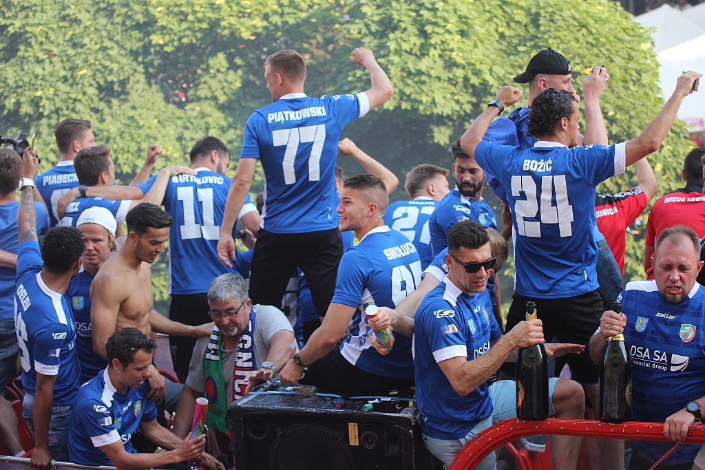 Tysiące kibiców świętowało w rynku awans do ekstraklasy - cz. 2