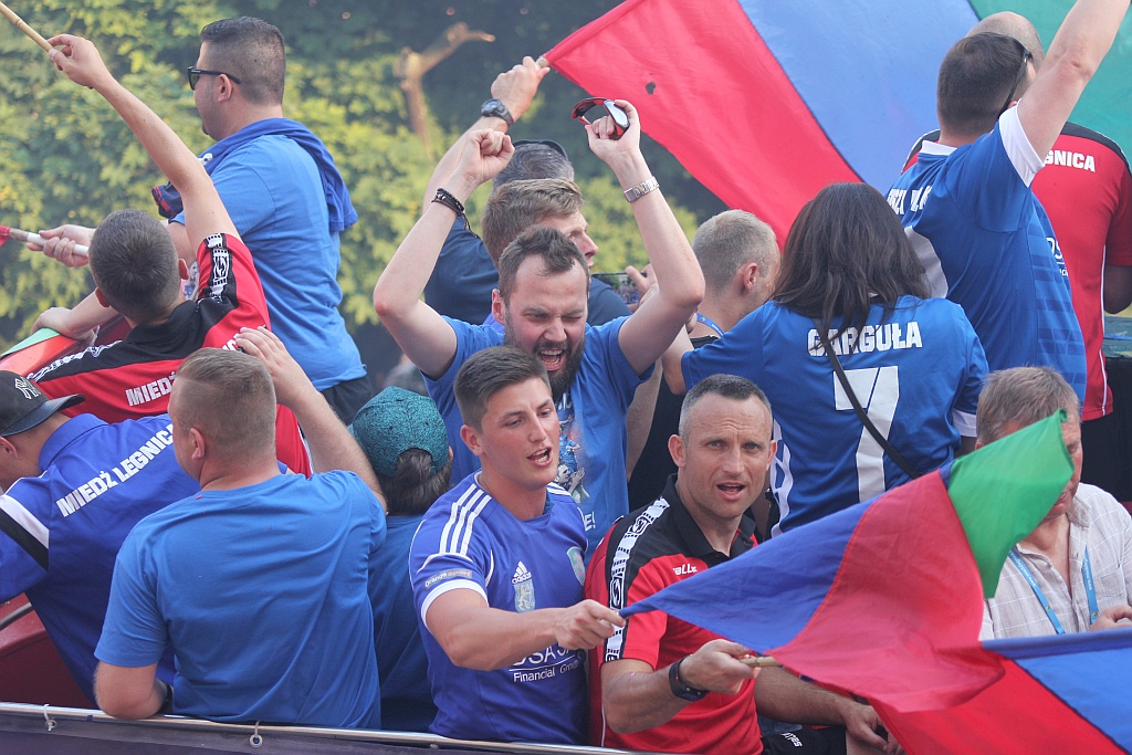 Tysiące kibiców świętowało w rynku awans do ekstraklasy - cz. 2