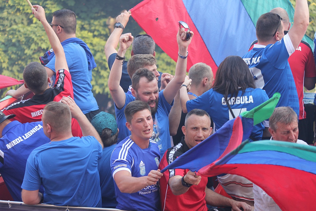 Tysiące kibiców świętowało w rynku awans do ekstraklasy - cz. 2