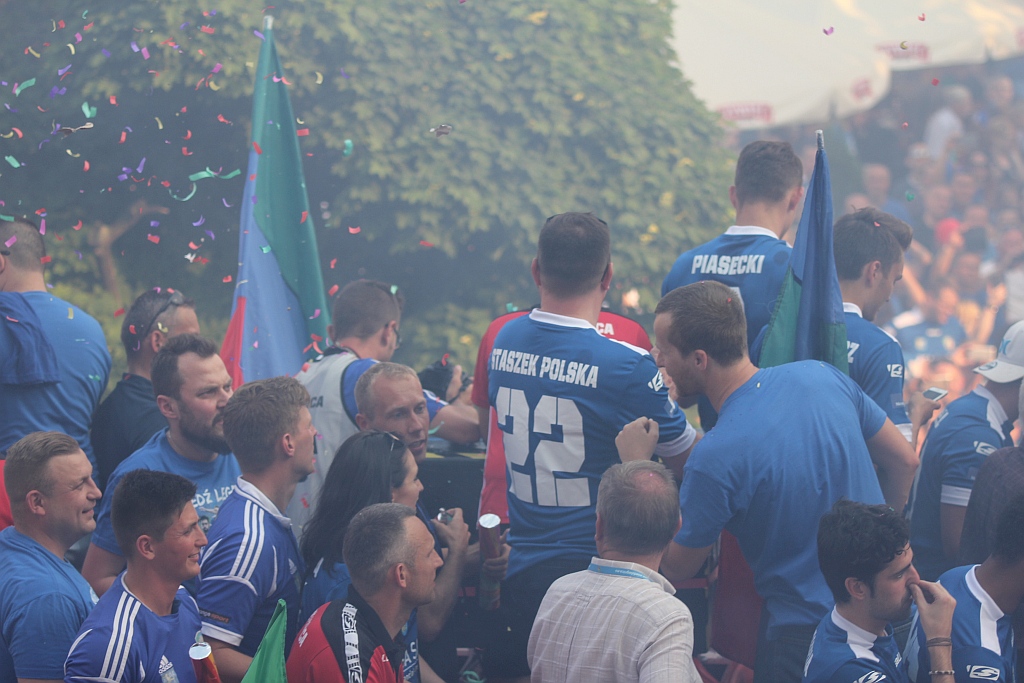 Tysiące kibiców świętowało w rynku awans do ekstraklasy - cz. 2