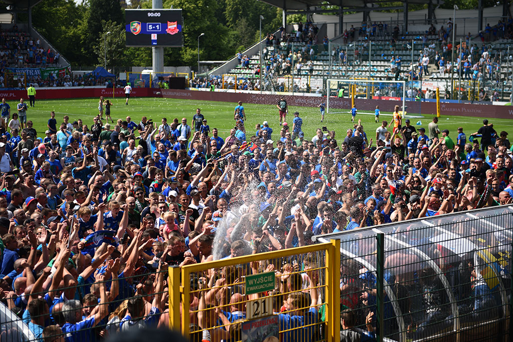 Wielkie zwycięstwo Miedzi i awans - kolejna porcja zdjęć