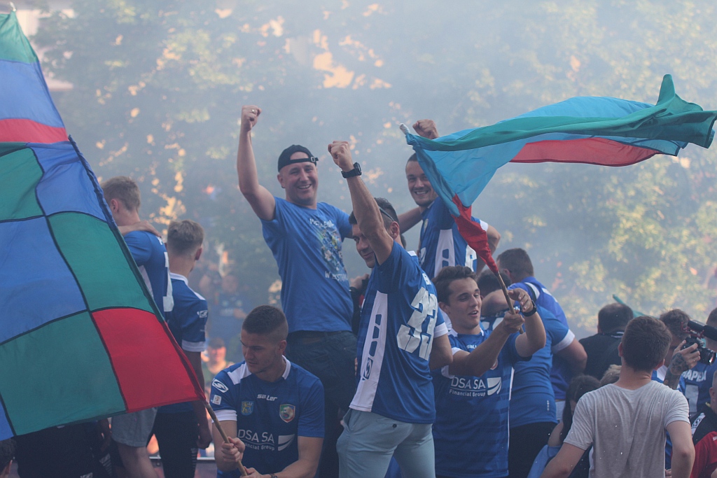 Tysiące kibiców świętowało w rynku awans do ekstraklasy - cz. 2