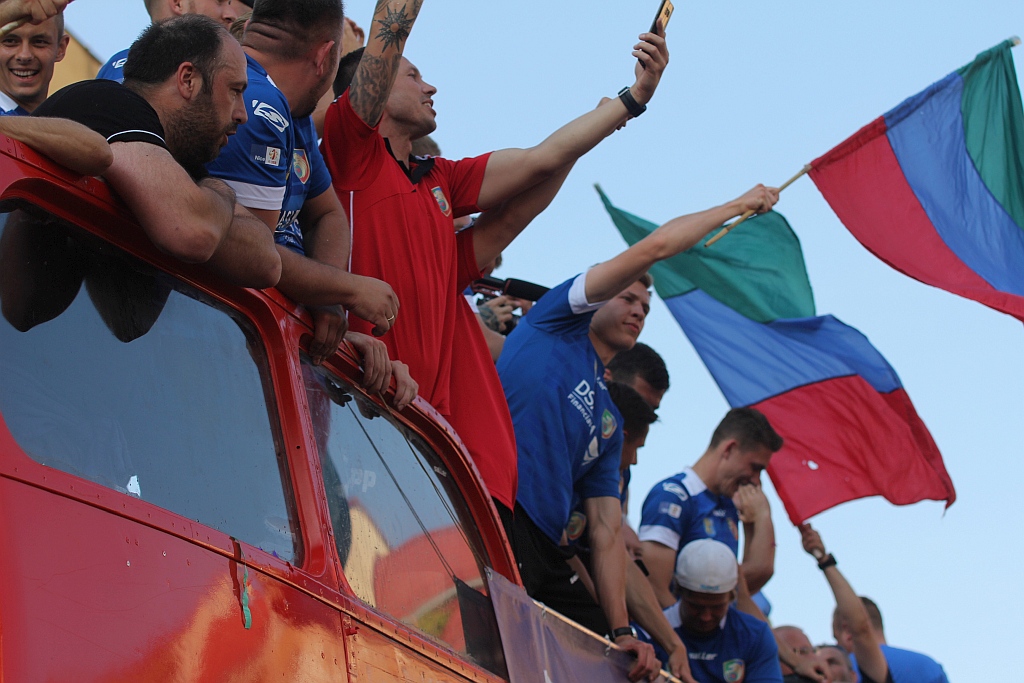 Tysiące kibiców świętowało w rynku awans do ekstraklasy - cz. 2