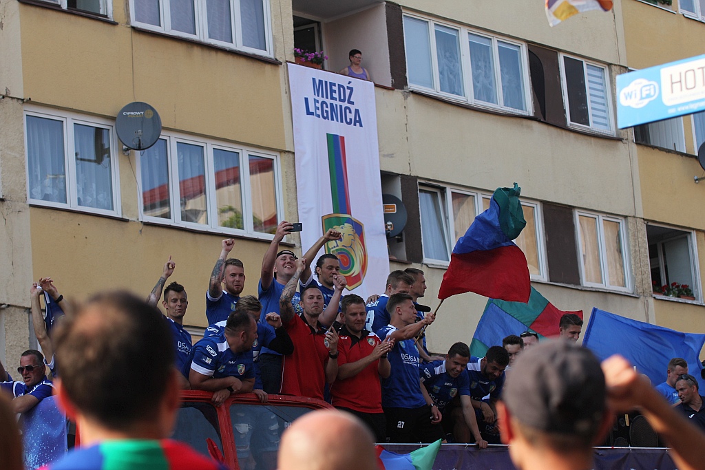 Tysiące kibiców świętowało w rynku awans do ekstraklasy - cz. 2