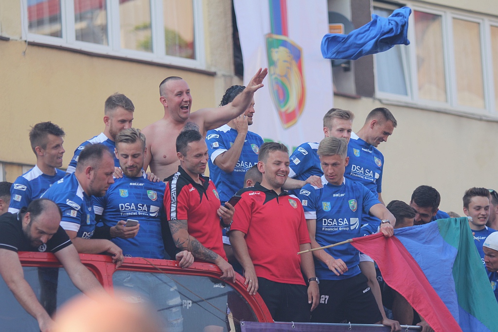 Tysiące kibiców świętowało w rynku awans do ekstraklasy - cz. 2