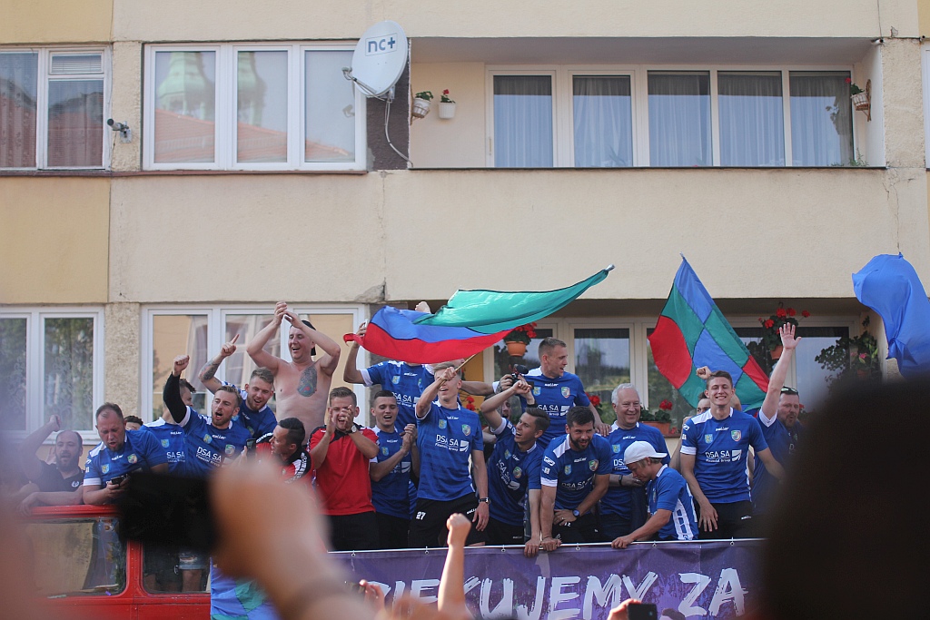 Tysiące kibiców świętowało w rynku awans do ekstraklasy - cz. 2
