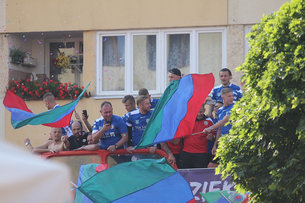 Tysiące kibiców świętowało w rynku awans do ekstraklasy - cz. 2