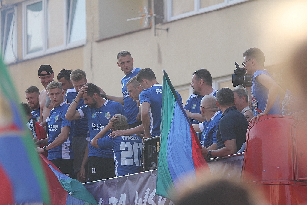 Tysiące kibiców świętowało w rynku awans do ekstraklasy - cz. 2