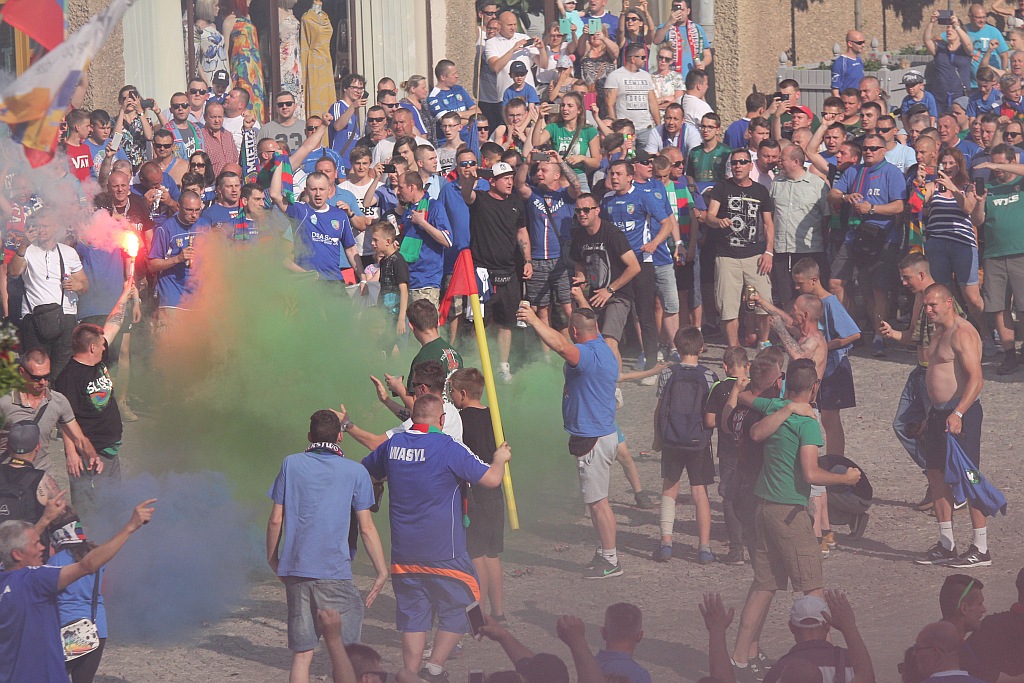 Tysiące kibiców świętowało w rynku awans do ekstraklasy - cz. 2