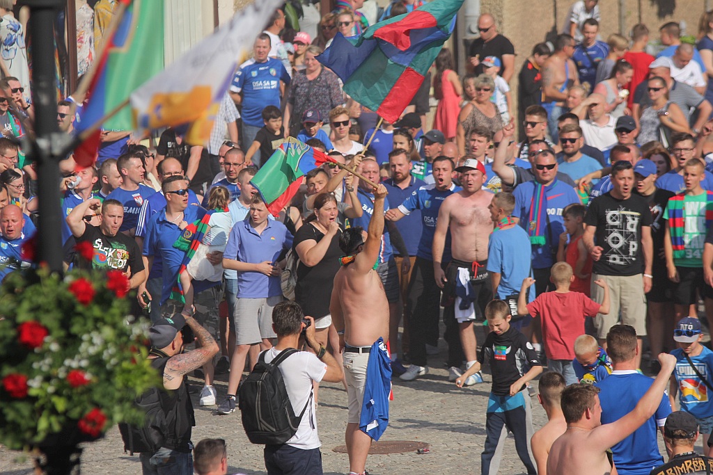 Tysiące kibiców świętowało w rynku awans do ekstraklasy - cz. 2