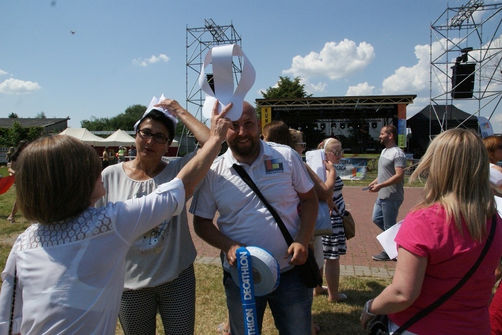 Majówka nad Jeziorem Kunickim przyciągnęła prawdziwe tłumy