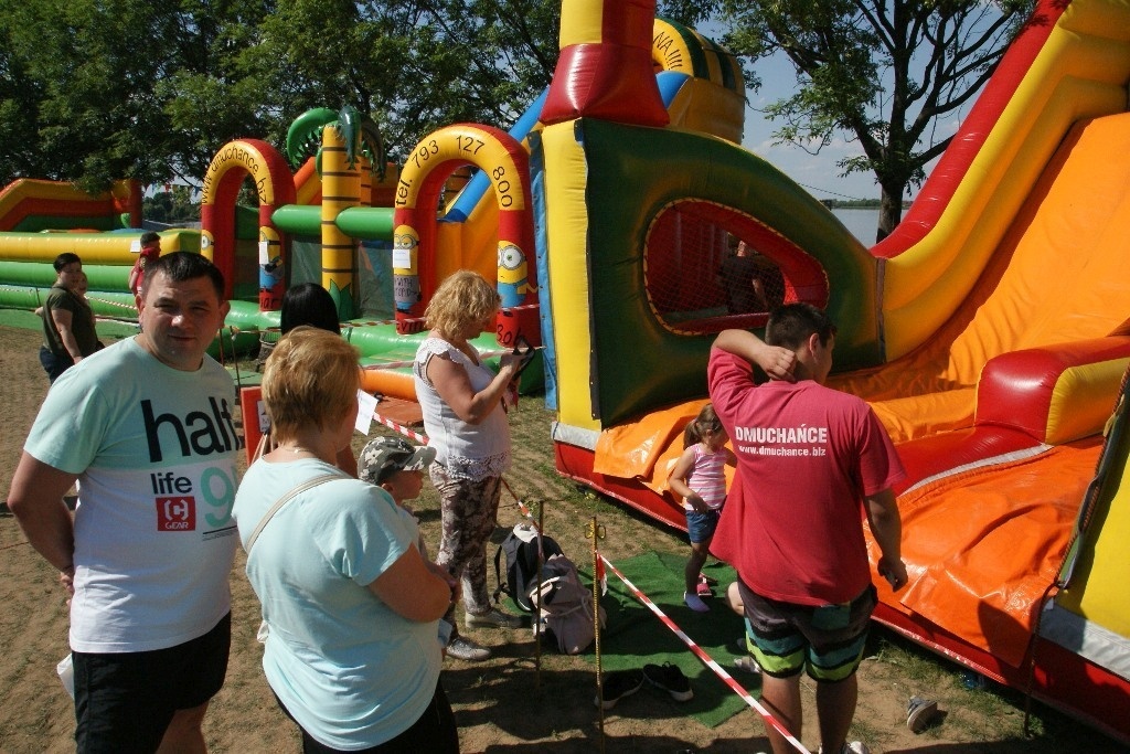 Majówka nad Jeziorem Kunickim przyciągnęła prawdziwe tłumy