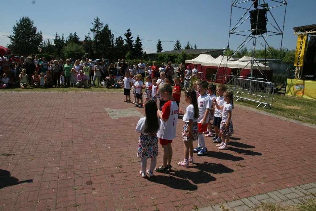 Majówka nad Jeziorem Kunickim przyciągnęła prawdziwe tłumy