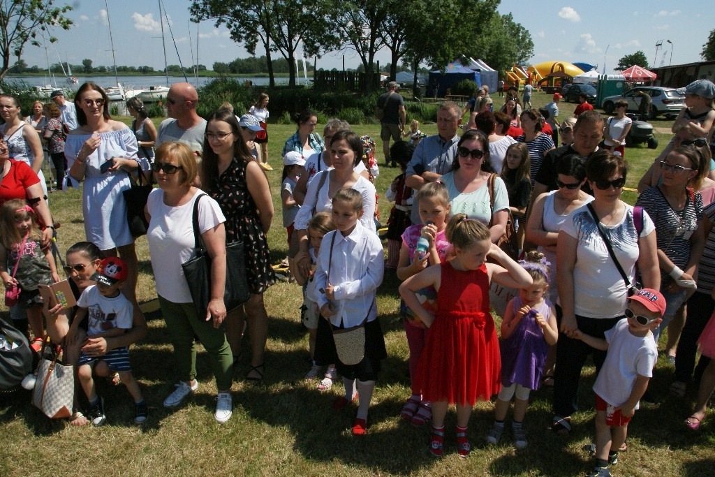 Majówka nad Jeziorem Kunickim przyciągnęła prawdziwe tłumy