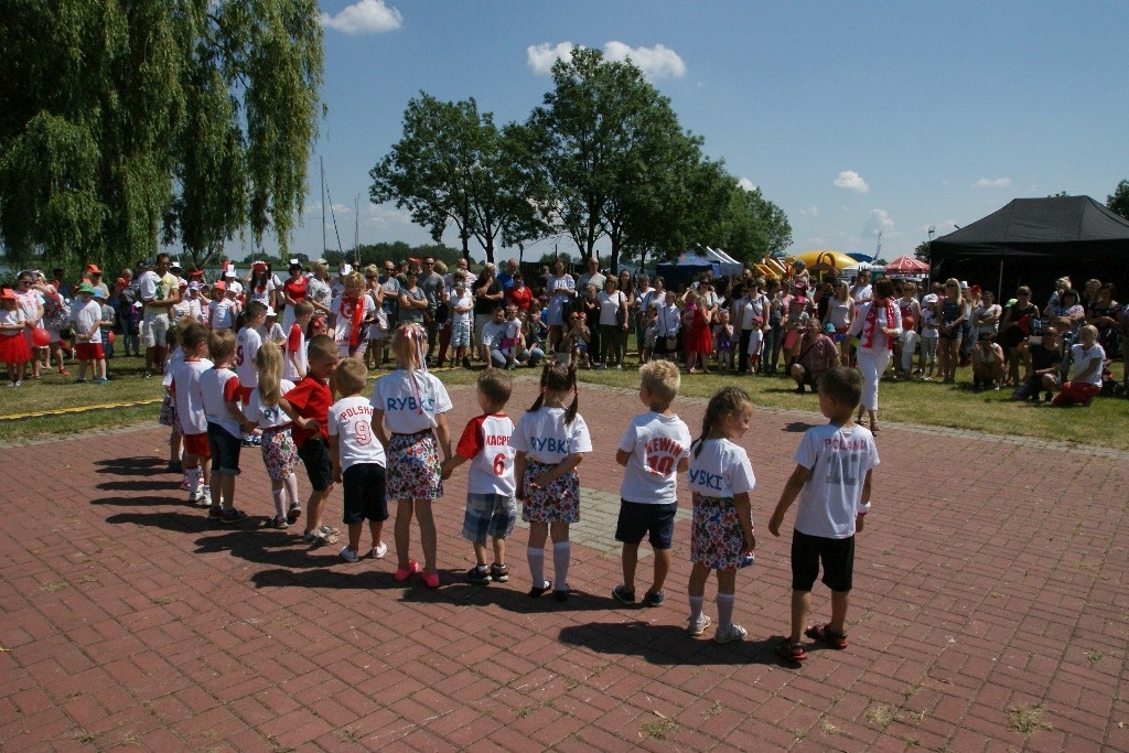 Majówka nad Jeziorem Kunickim przyciągnęła prawdziwe tłumy