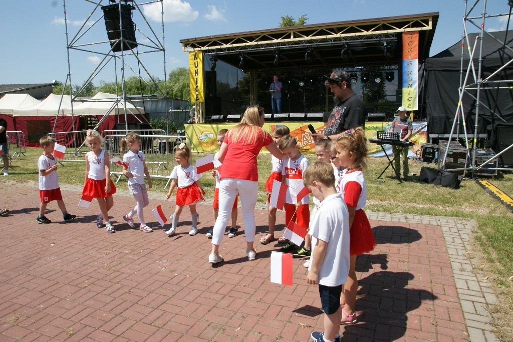 Majówka nad Jeziorem Kunickim przyciągnęła prawdziwe tłumy