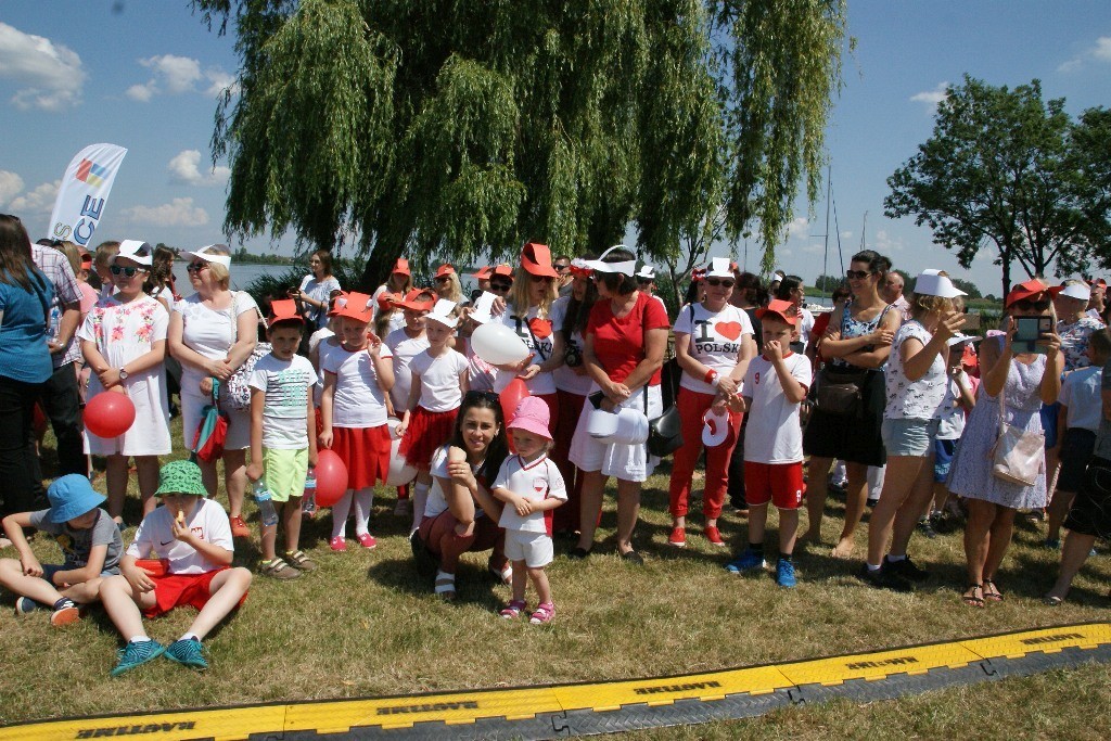Majówka nad Jeziorem Kunickim przyciągnęła prawdziwe tłumy