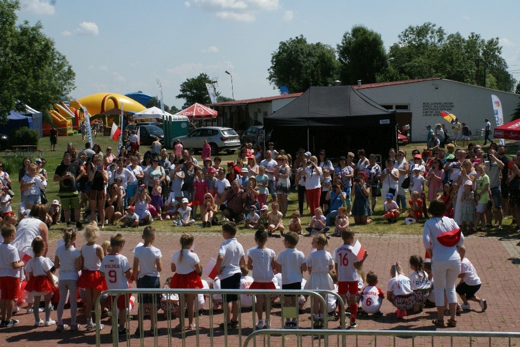 Majówka nad Jeziorem Kunickim przyciągnęła prawdziwe tłumy