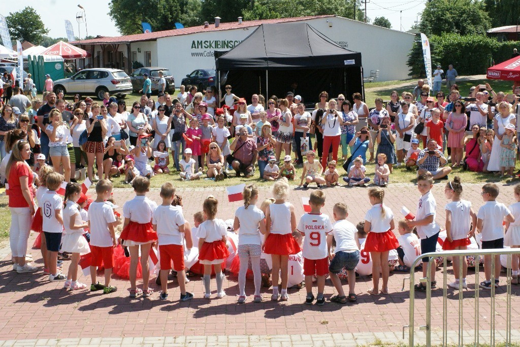 Majówka nad Jeziorem Kunickim przyciągnęła prawdziwe tłumy