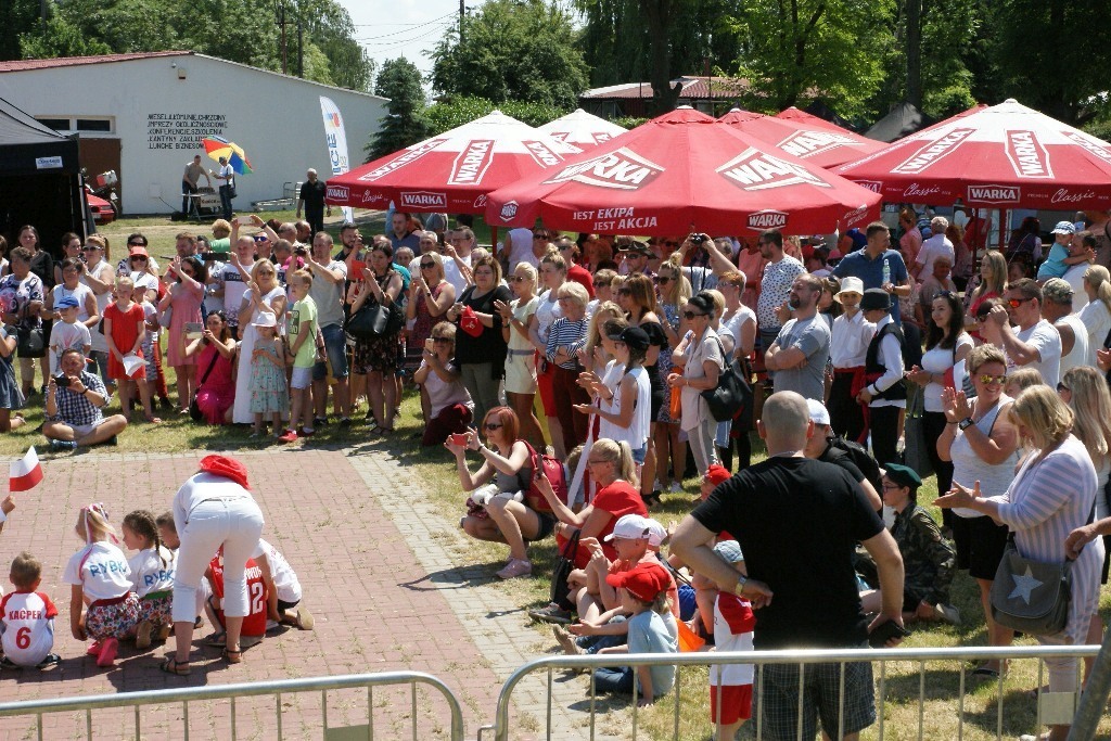 Majówka nad Jeziorem Kunickim przyciągnęła prawdziwe tłumy