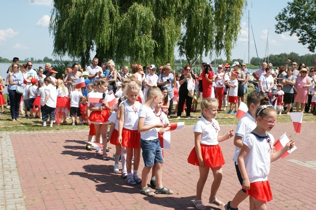 Majówka nad Jeziorem Kunickim przyciągnęła prawdziwe tłumy