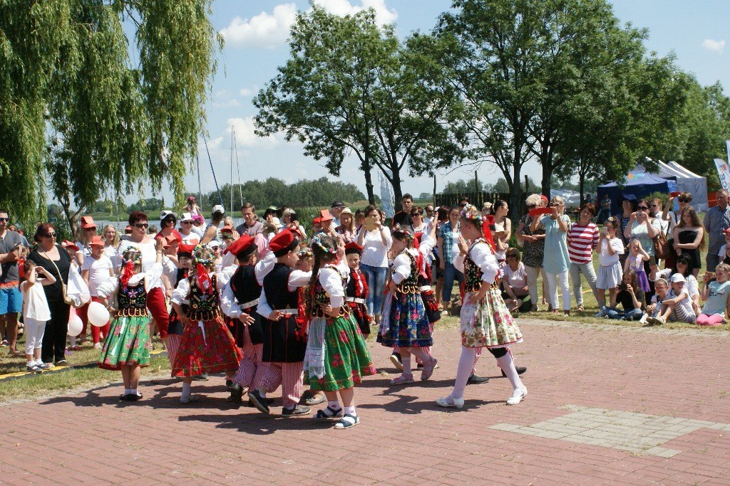 Majówka nad Jeziorem Kunickim przyciągnęła prawdziwe tłumy