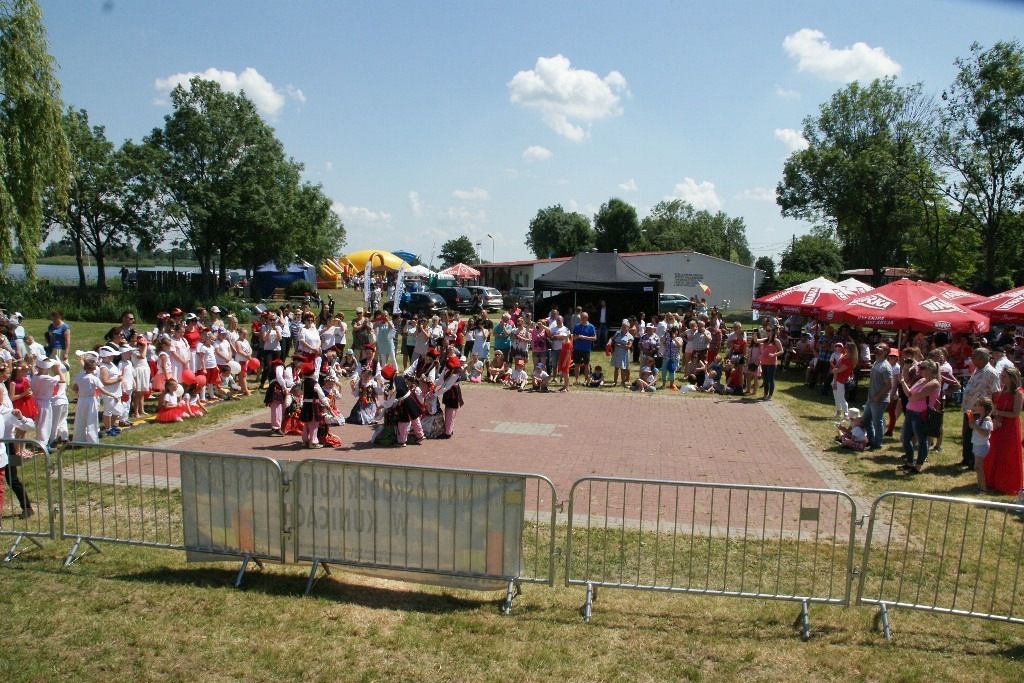 Majówka nad Jeziorem Kunickim przyciągnęła prawdziwe tłumy